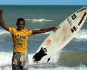 surfistas-brasileiros-que-fazem-sucesso-12