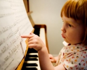 crianca-tocar-piano-04