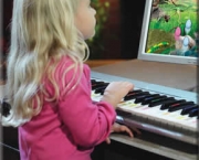 crianca-tocar-piano-07