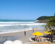 destinos-turisticos-para-surfar-no-brasil-7