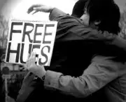 free-hugs-1