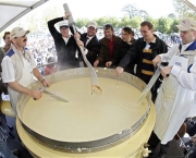 Maior Fondue do Mundo, Suíça, 980kg de queijo e 420l de vinho branco