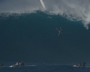 Surfistas Pegando Onda Gigante (13)