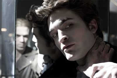 Robert Pattison como Edward Cullen