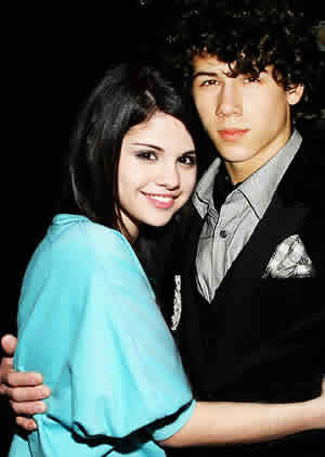 Nick Jones e Selena Gomes Nick Jones e Selena Gomes
