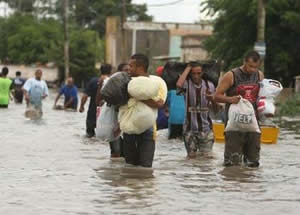 enchentes-trazem-riscos-2