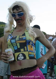 homens-vestem-de-mulher-3