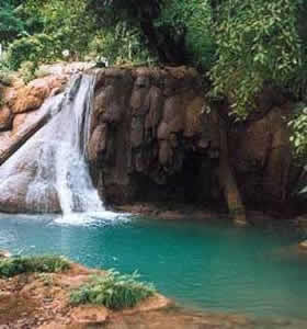 objetos-estranhos-nas-aguas-1