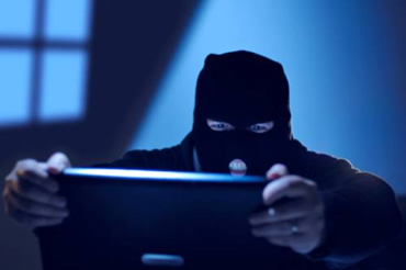 Cuidado: Email com Malware Cuidado: Email com Malware