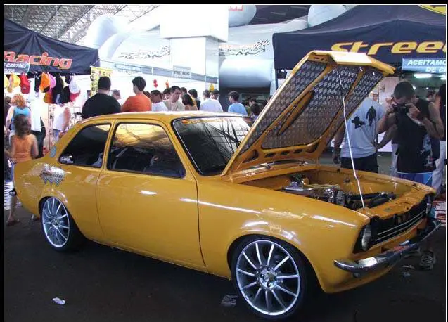 Ele come ou com o motor original do Chevette um 16 S a lcool 