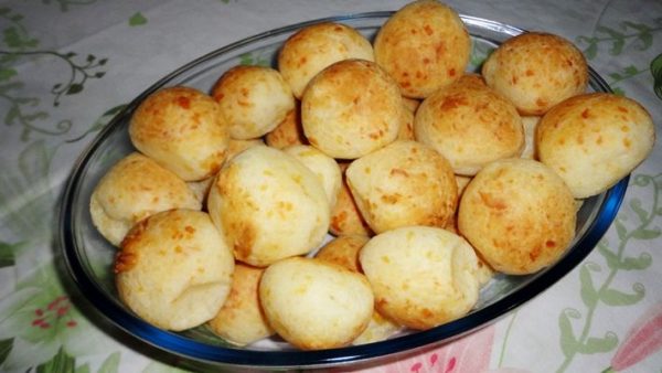 Comidas Típicas do Folclore Brasileiro - Pão de Queijo