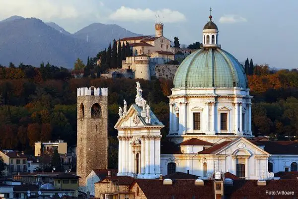 Igreja em Brescia, Itália