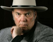 conheca-a-biografia-de-neil-young-1