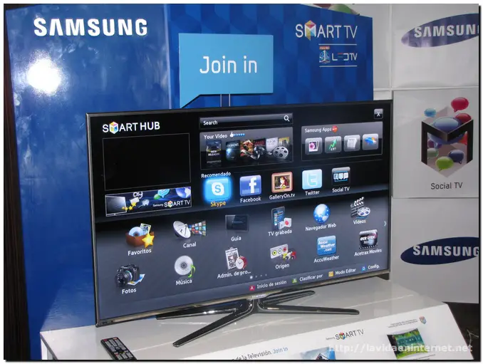 Завис телевизор самсунг. Samsung Smart TV ue40mu645. Samsung Smart 3d 64. Samsung Smart 3d 2010. Телевизор смарт самсунг 102.