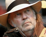 conheca-a-biografia-de-neil-young-7