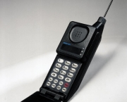 motorola-microtac-1