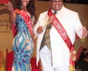 SÃO PAULO, SP, 08 DE JANEIRO DE 2011 - ESCOLHA CORTE CARNAVAL DE SÃO PAULO - A Rainha  escolhida Luana Campos, de 24 anos, da escola de samba Arco-Ãris e o Rei Momo Ã© Henrique de Moura JÃºnior, de 29 anos, representante da Rosas de Ouro durante anuncio dos vencedores da Corte do Carnaval de SÃ£o Paulo no PalÃ¡cio de ConvenÃ§Ãµes do Anhembi, na Zona Norte da capital paulista. (FOTO: AMAURI NEHN / NEWS FREE).