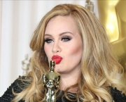 Adele Ganha Seis Grammys (16)