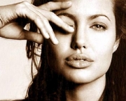 angelina-jolie-nao-nega-que-as-drogas-ja-fizeram-parte-da-sua-vida-4