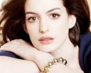 anne-hathaway-3