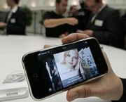 apple-lanca-iphone-para-o-povo-2