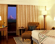 cama-agra-hotel.jpg