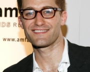 ator-de-glee-fala-sobre-elton-john-participando-da-serie-1