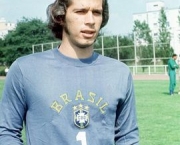 FUTEBOL - LEÃO - ESPORTES - ACERVO - Leão, goleiro da Seleção Brasileira, durante treino preparatório para a Copa do Mundo de 1974, na Alemanha - Centro de Treinamento de Frankfurt - Alemanha - Foto: Acervo/Gazeta Press 
Dunga (D), jLEÃOogador da Seleção Brasileira, e o goleiro Gilmar (E) comemoram com o troféu o título de tetracampeão mundial da Copa do Mundo EUA 1994, na partida final contra a Itália - Estádio The Rose Bowl - Los Angeles - EUA - 17-07-1994 - Foto: Acervo/Gazeta Press