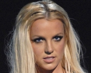 britney-e-seus-cabelos-um-show-de-sensualidade-13