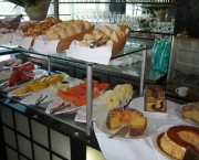 cafe-da-manha-breakfast.jpg