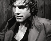 cbs-e-warner-confirmam-ashton-kutcher-em-two-and-a-half-men-5