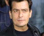 charlie-sheen-se-recupera-em-segundo-show-da-turne-5