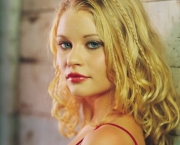 emilie-de-ravin-8