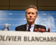 Olivier Blanchard, chief economist for the International Monetary Fund, gives a press briefing on the world economic outlook at IMF headquarters in Washington, D.C., U.S., on Wednesday, April 22, 2009. The IMF report said the global recession will be deeper and the recovery slower than it previously predicted as financial markets take longer to stabilize. Photographer: Joshua Roberts/Bloomberg News