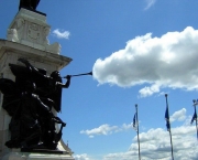 estatua-e-nuvem.jpg