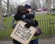 free-hugs-5