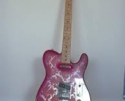 foto-guitarra-rosa-03