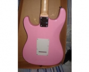 foto-guitarra-rosa-09