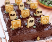 Halloween-graveyard-cake-1875461-l