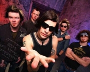 hinder-6