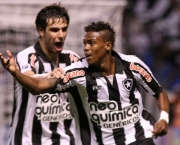 Brasil - Rio de Janeiro - RJ - 07/08/2010 - Maicosuel do Botafogo comemora seu gol durante partida contra o AtlÃ©tico-MG, vÃ¡lida pelo Campeonato Brasileiro 2010 realizada no estÃ¡dio EngenhÃ£o. Foto: Fabio Castro/AGIF