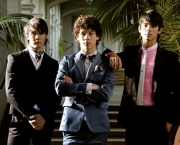 jonas-brothers-6.jpg