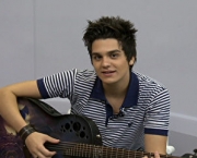 luan-santana-voce-de-mim-nao-sai-15