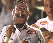 mascarado-neymar-acaba-expulso-de-campo-1_0