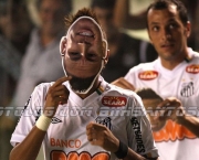 mascarado-neymar-acaba-expulso-de-campo-5