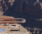 mirante-no-grand-canyon-localizado-no-arizona-estadio-de-wembley-localizado-em-londres-e-instituto-de-arte-contemporanea-localizado-em-boston-1