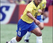 neymar-iguala-marca-de-romario-e-pele-11
