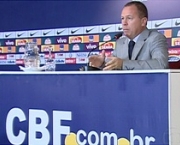neymar-minimiza-incidente-da-banana-no-amistoso-contra-a-escocia-9