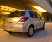 nissan_tiida-4