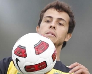 o-jogador-de-futebol-nilmar-10